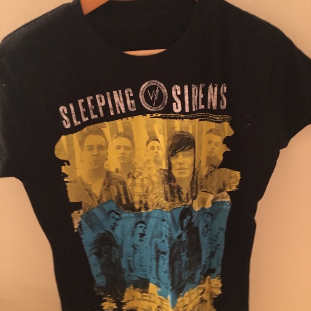 Sleeping With Sirens graphic tee
